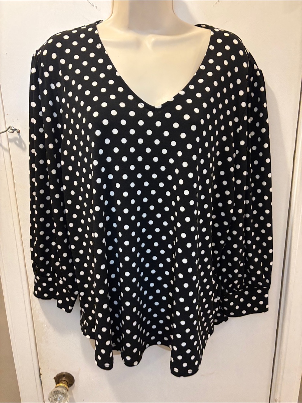 Adrianna Papell XL Polka Dot V-Neck Long Sleeve Top 36-156